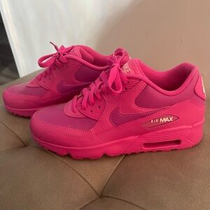 Nike Air Max Women's Fuchsia Sneakers